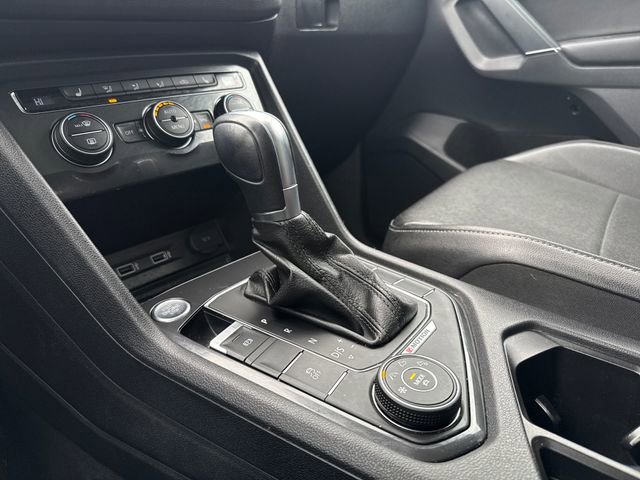 Used 2018 Volkswagen Tiguan SEL image 16