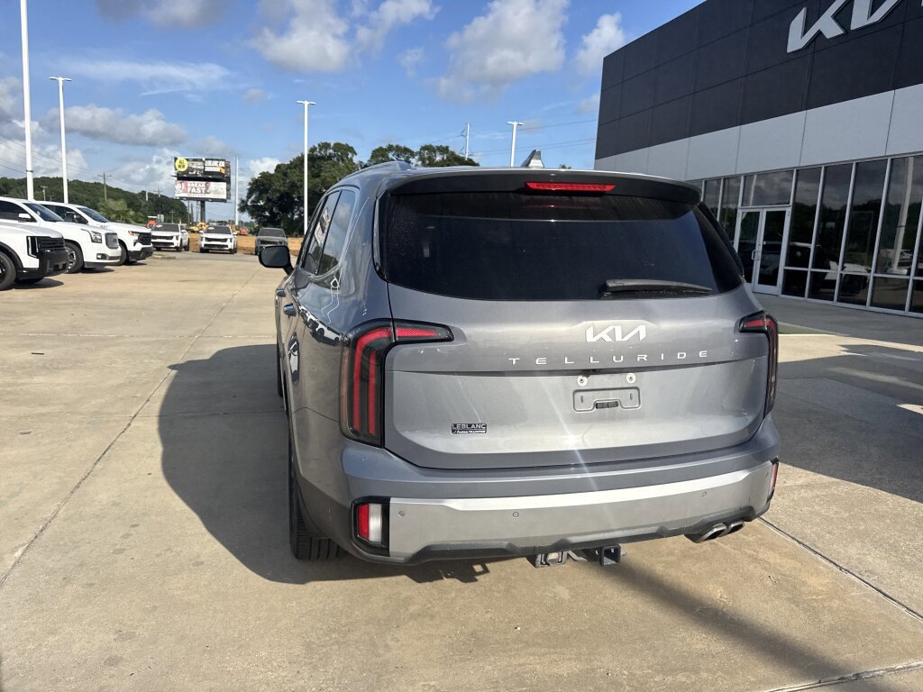 Certified 2024 Kia Telluride SX w/ Towing Package FWD image 19