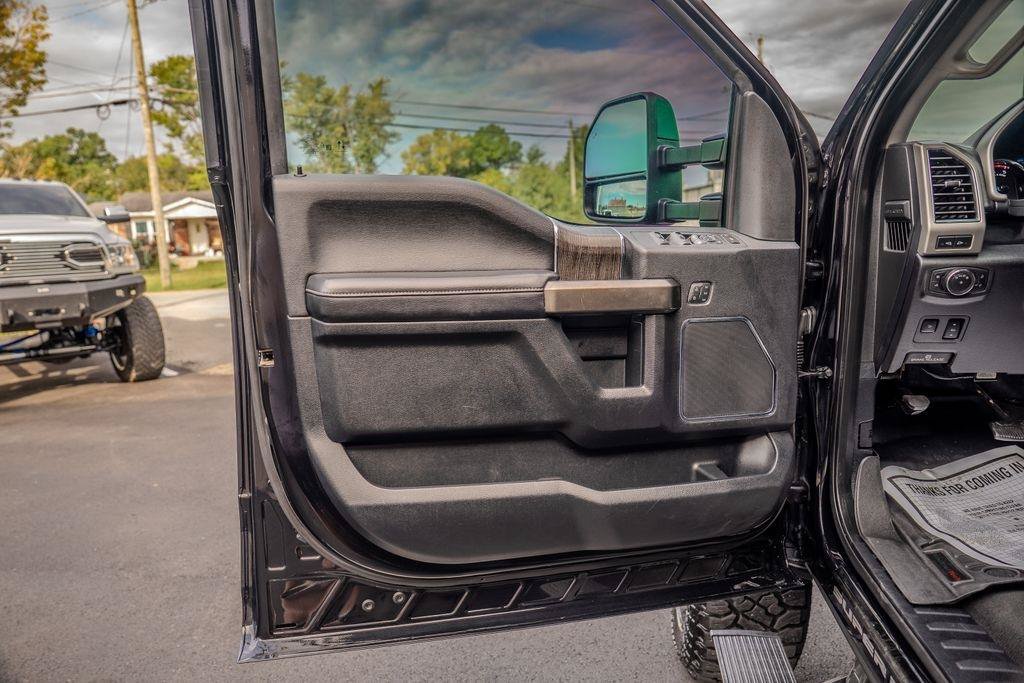 Used 2020 Ford F250 Lariat AWD/4WD image 13