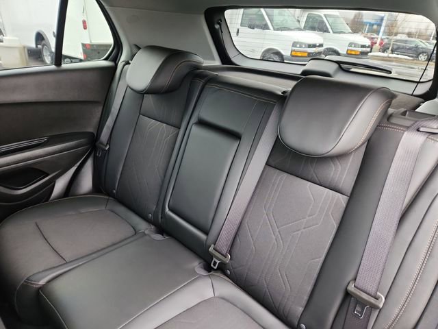 Used 2022 Chevrolet Trax LT w/ LT Convenience Package image 29