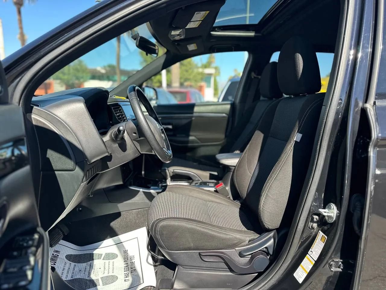 Used 2018 Mitsubishi Outlander LE image 28