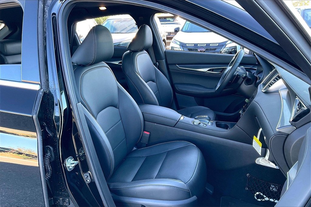 Used 2025 INFINITI QX55 Luxe w/ Cargo Package image 7