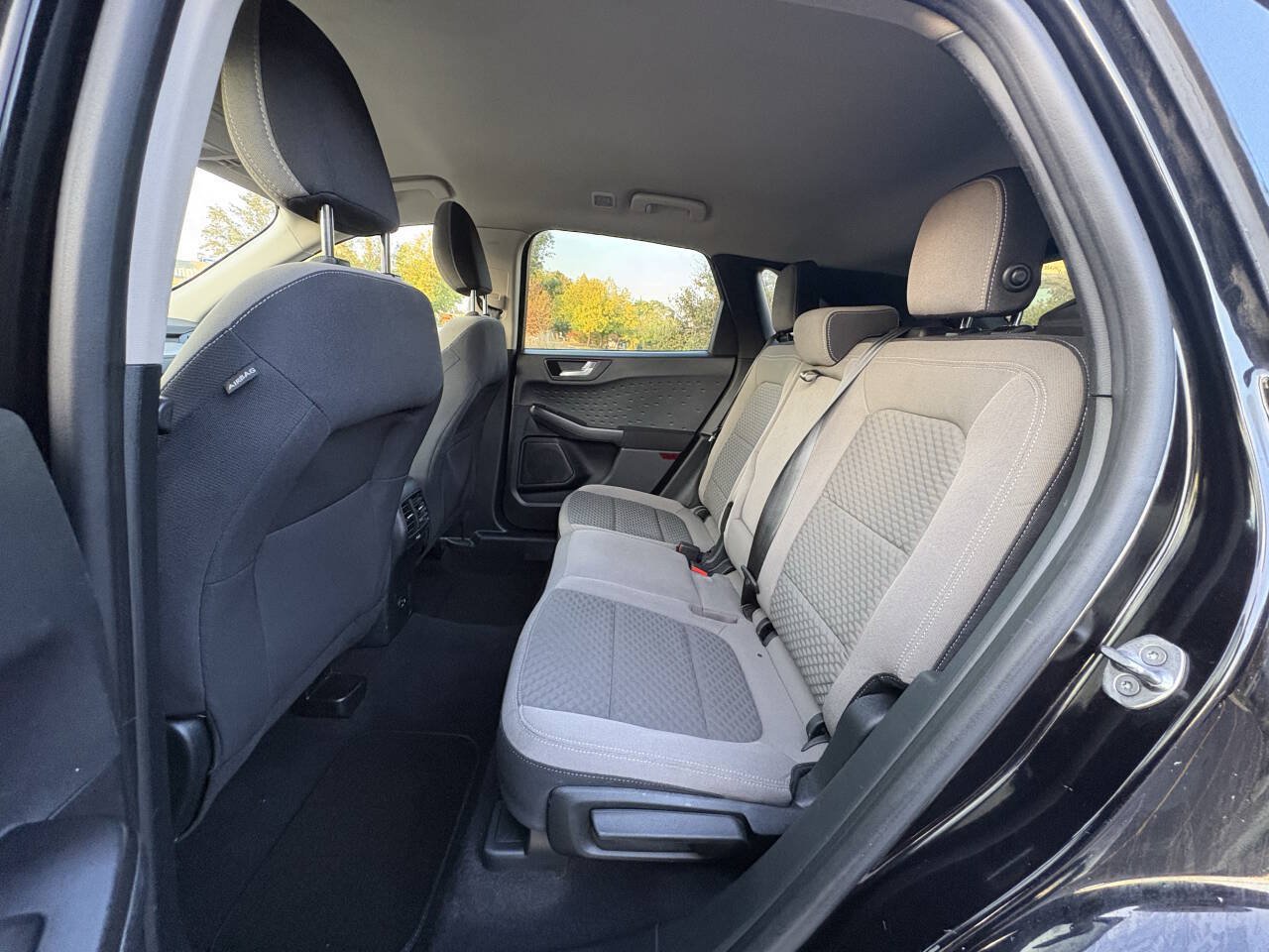 Used 2020 Ford Escape SE FWD image 22