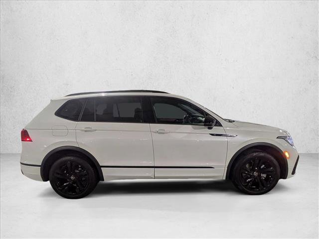 Used 2024 Volkswagen Tiguan SE R-Line image 4