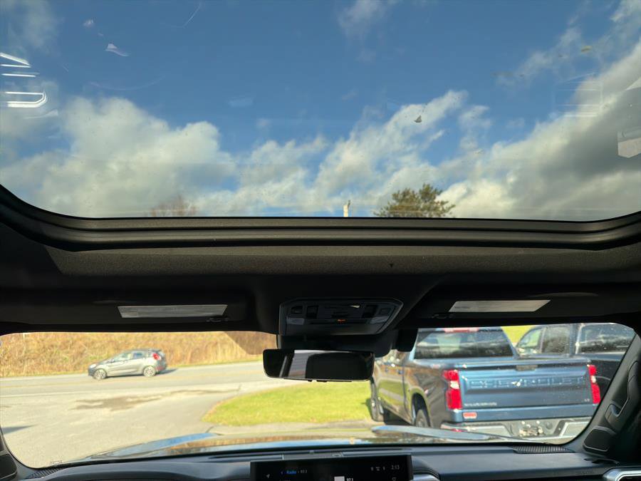 Used 2023 Toyota Tundra Platinum image 6