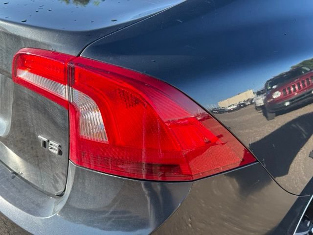 Used 2016 Volvo S60 T5 Premier w/ 19" Sport Package FWD image 13