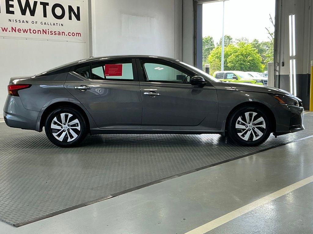 Used 2025 Nissan Altima 2.5 S FWD image 24