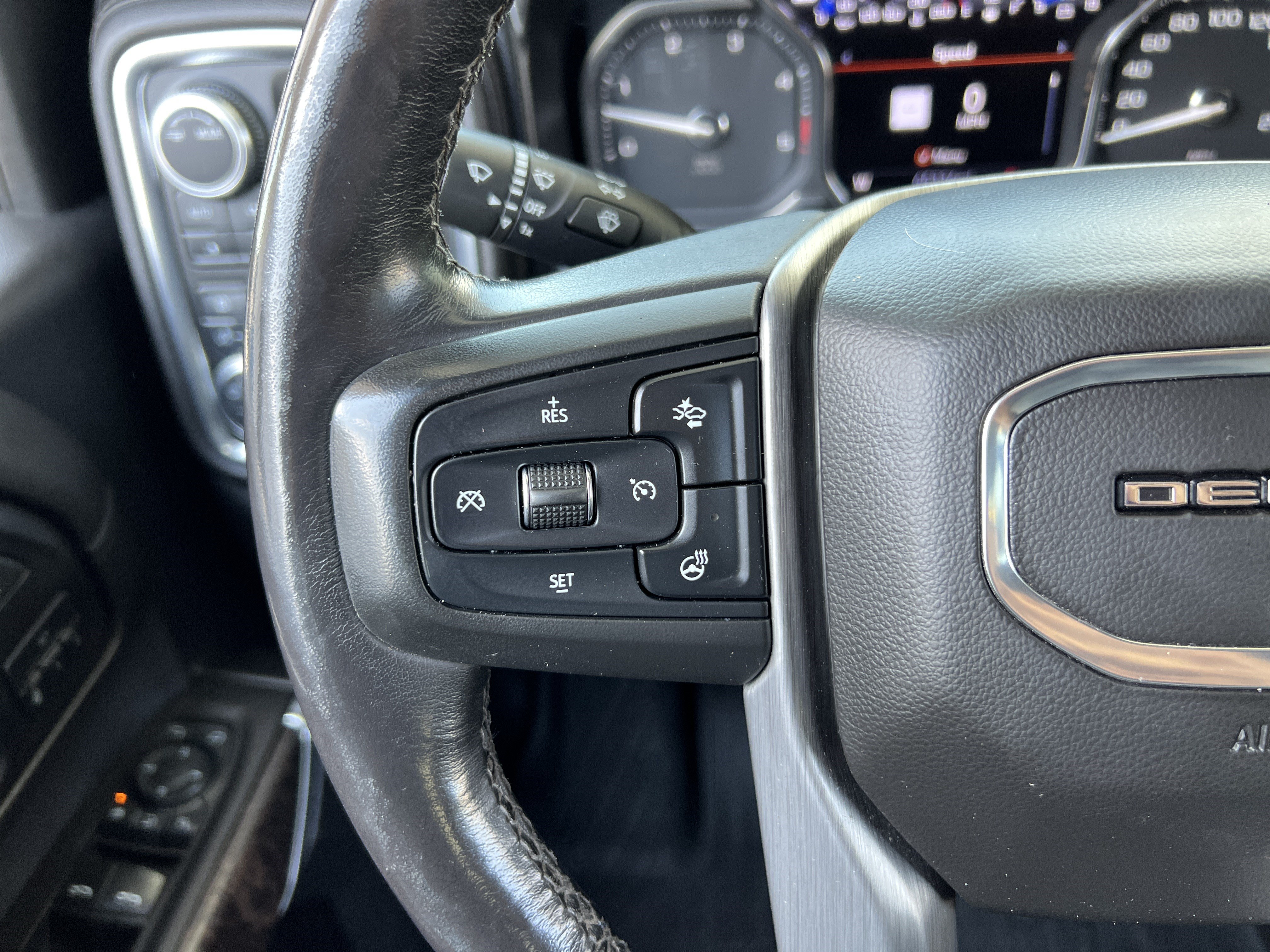 Used 2020 GMC Sierra 3500 Denali w/ Denali Ultimate Package AWD/4WD image 27