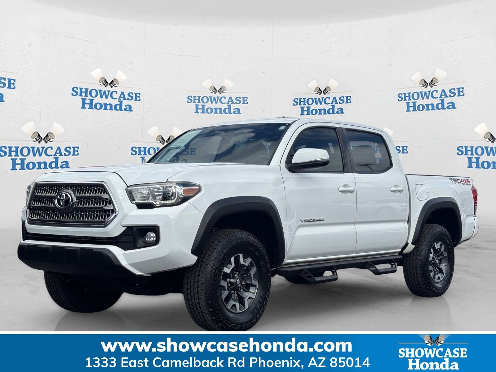 Used 2017 Toyota Tacoma TRD Off-Road image 1