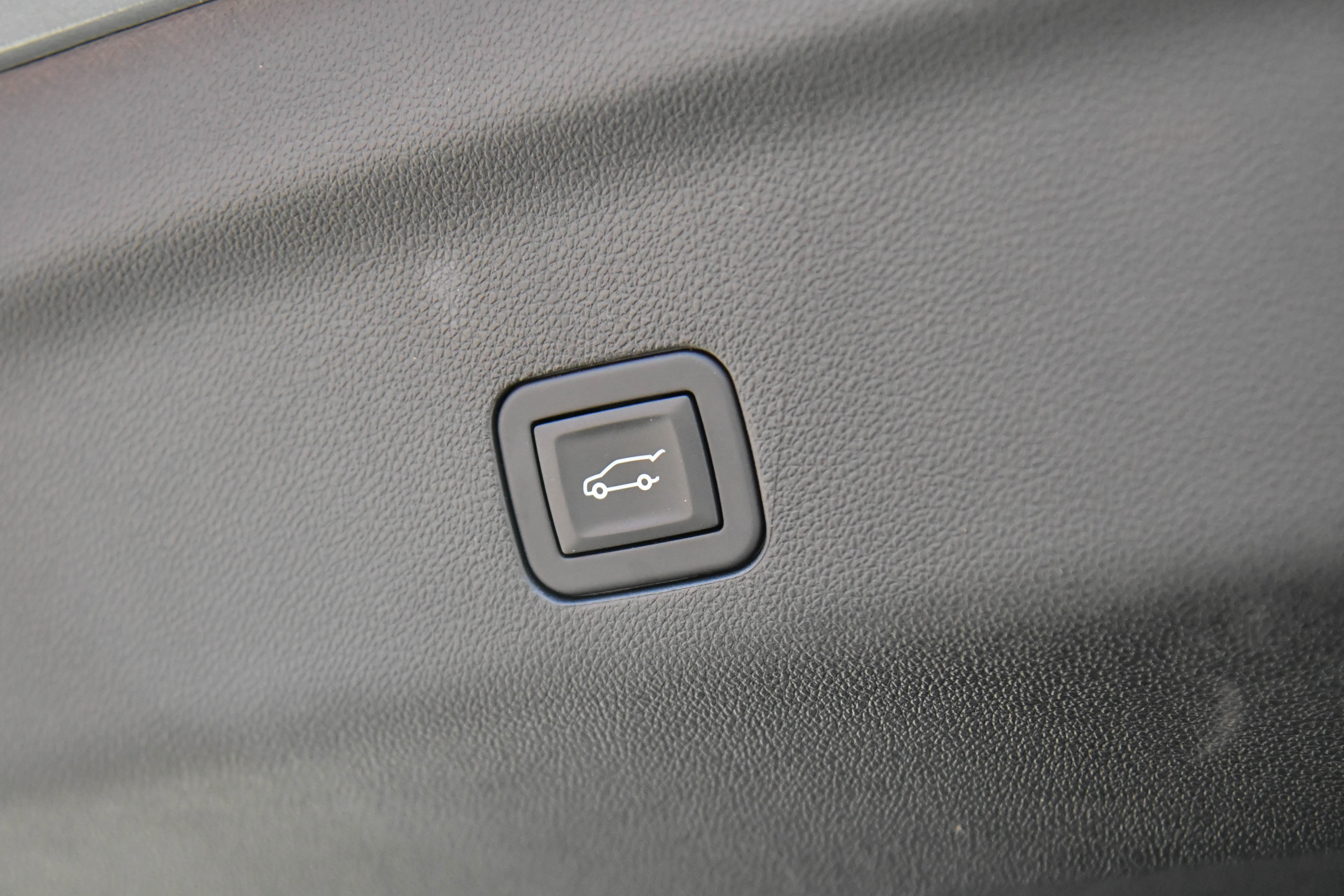 Used 2025 Chevrolet Tahoe LT AWD/4WD image 53