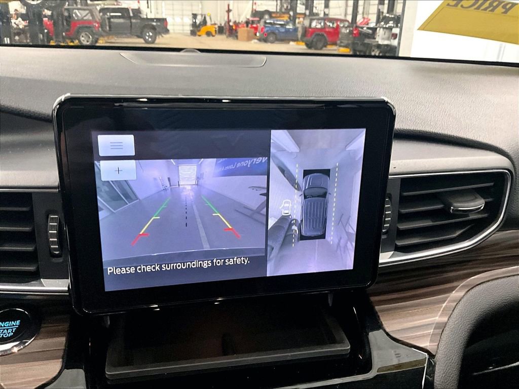 Used 2023 Ford Explorer Limited w/ Equipment Group 301A image 20