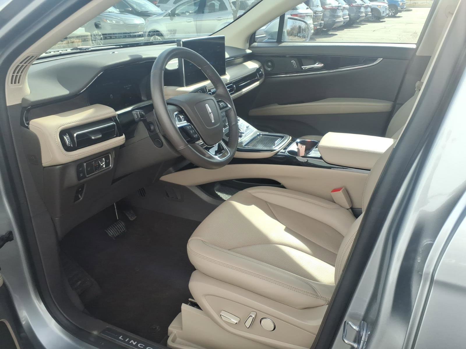 Certified 2022 Lincoln Nautilus Reserve w/ Equipment Group 201A image 12