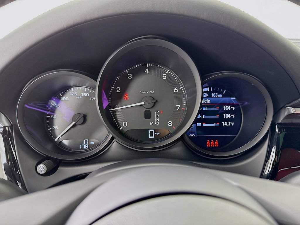 New 2026 Porsche Macan AWD/4WD image 17