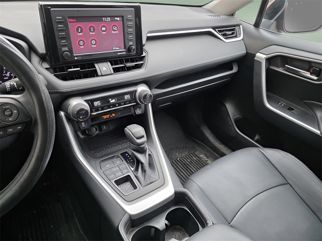 Used 2021 Toyota RAV4 XLE image 30