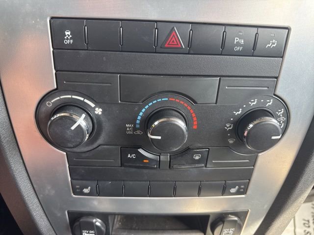 Used 2010 Jeep Commander Sport w/ Sun/Sound Group AWD/4WD image 20