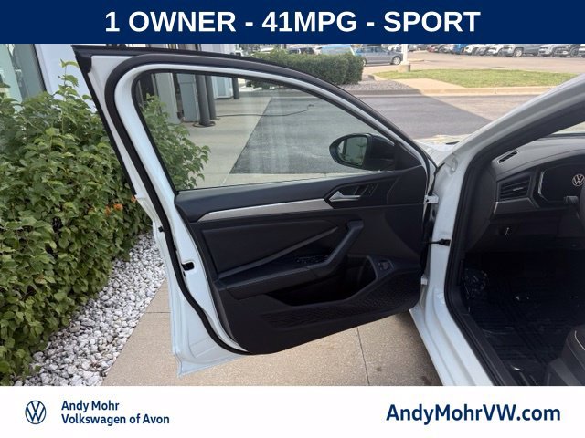Used 2022 Volkswagen Jetta Sport FWD image 12