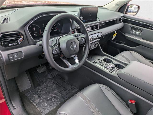 New 2025 Honda Pilot Touring image 3