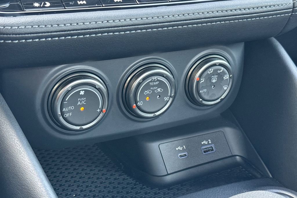 Used 2024 Nissan Z Performance w/ Floor Mat Package image 17