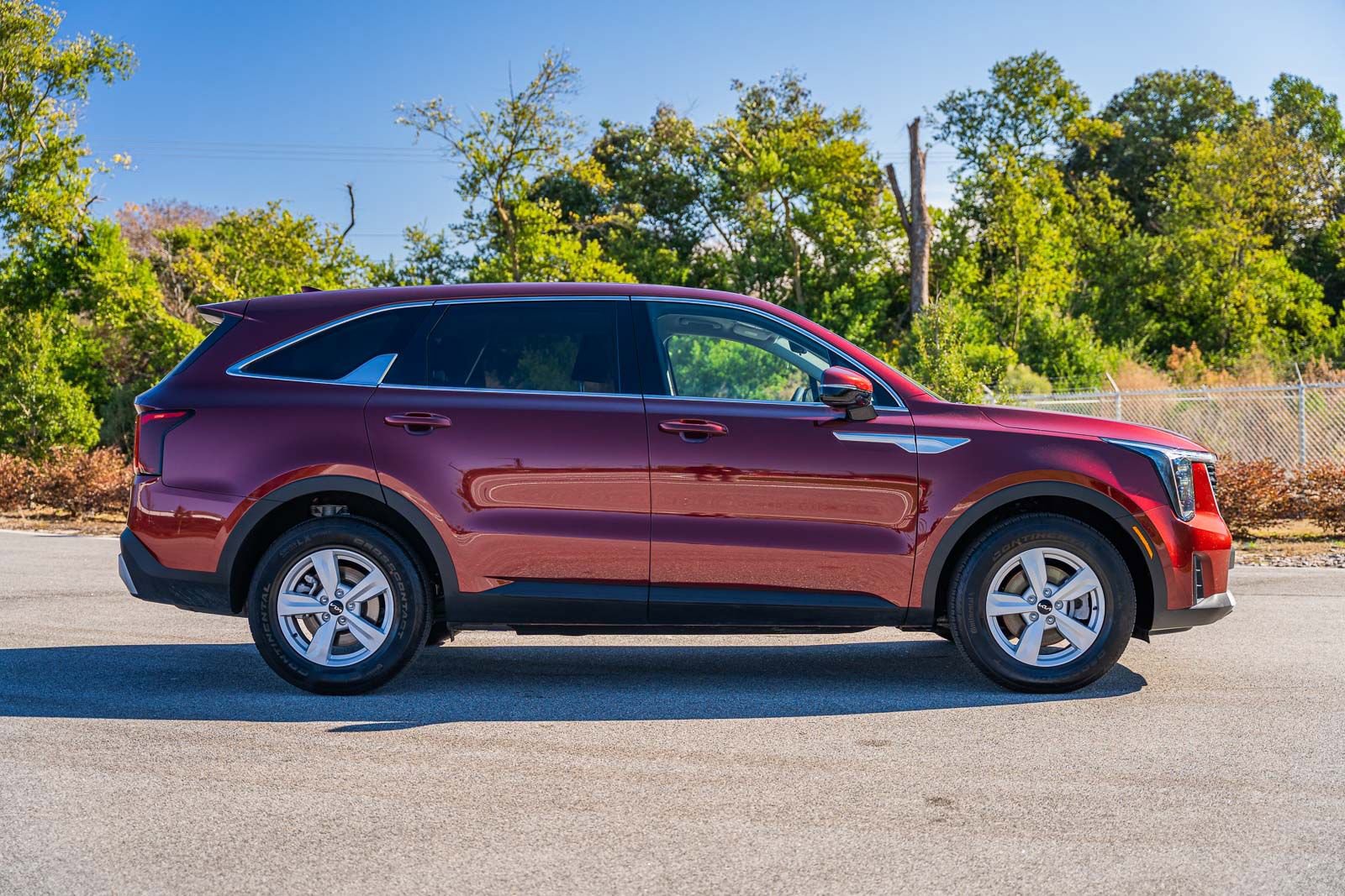 Used 2025 Kia Sorento LX image 8