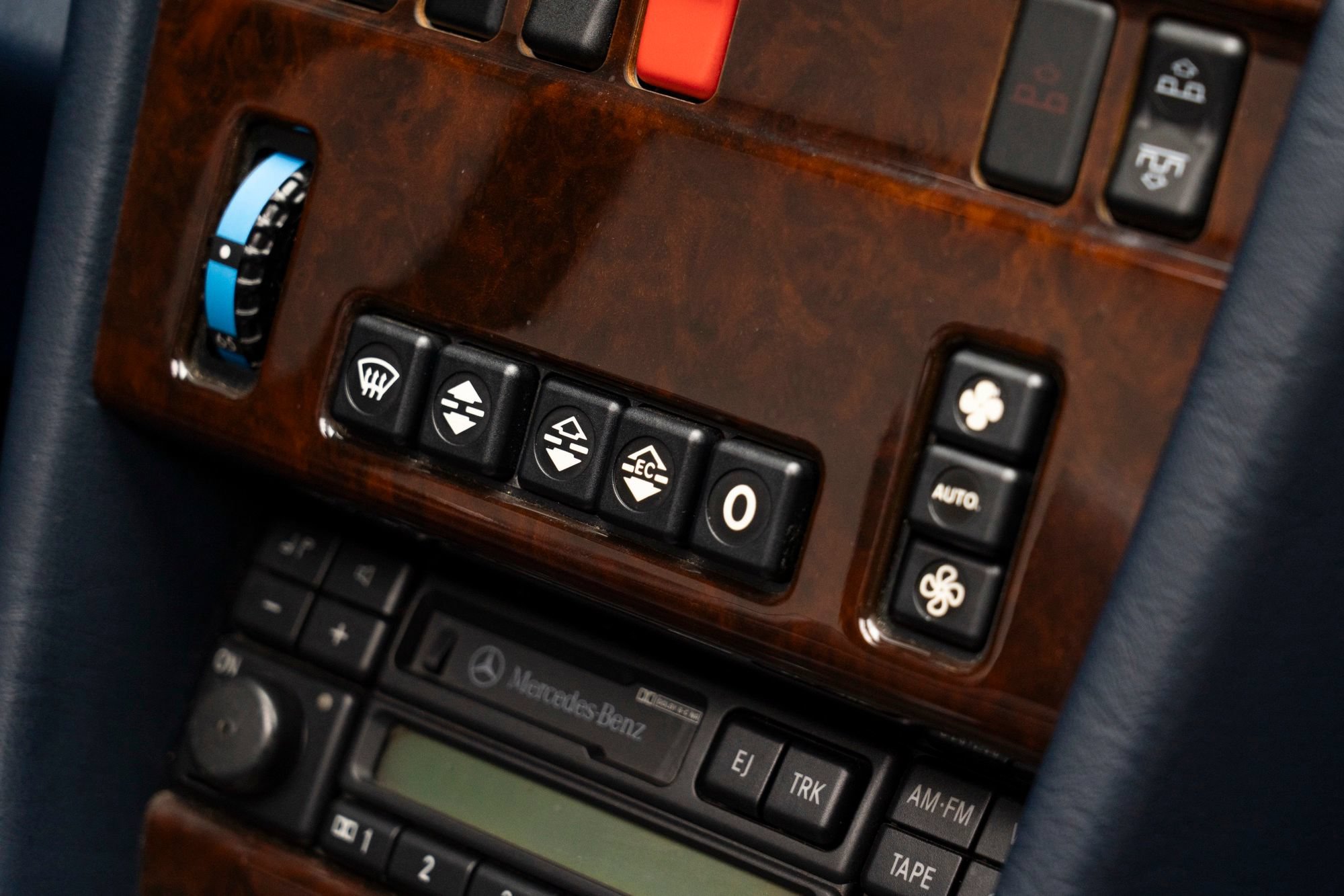 Used 1995 Mercedes-Benz E 320 Convertible image 51