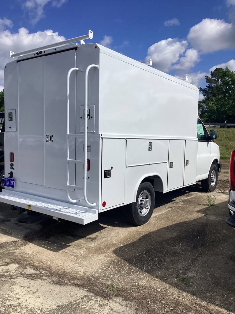 New 2025 Chevrolet Express 3500 w/ Power Convenience Package RWD image 5