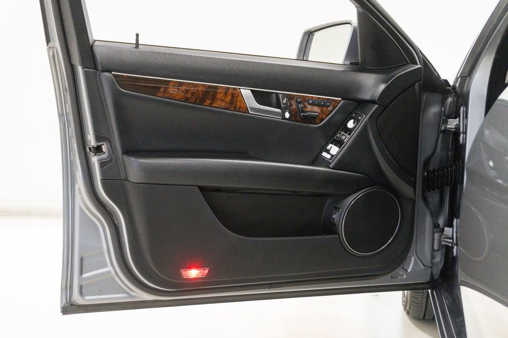 Used 2013 Mercedes-Benz C 300 4MATIC Sedan w/ Multimedia Pkg image 8