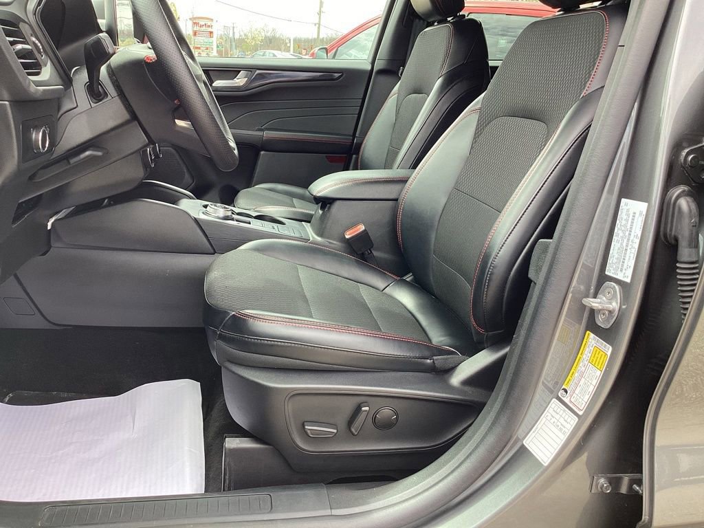 Used 2025 Ford Escape ST-Line AWD/4WD image 15
