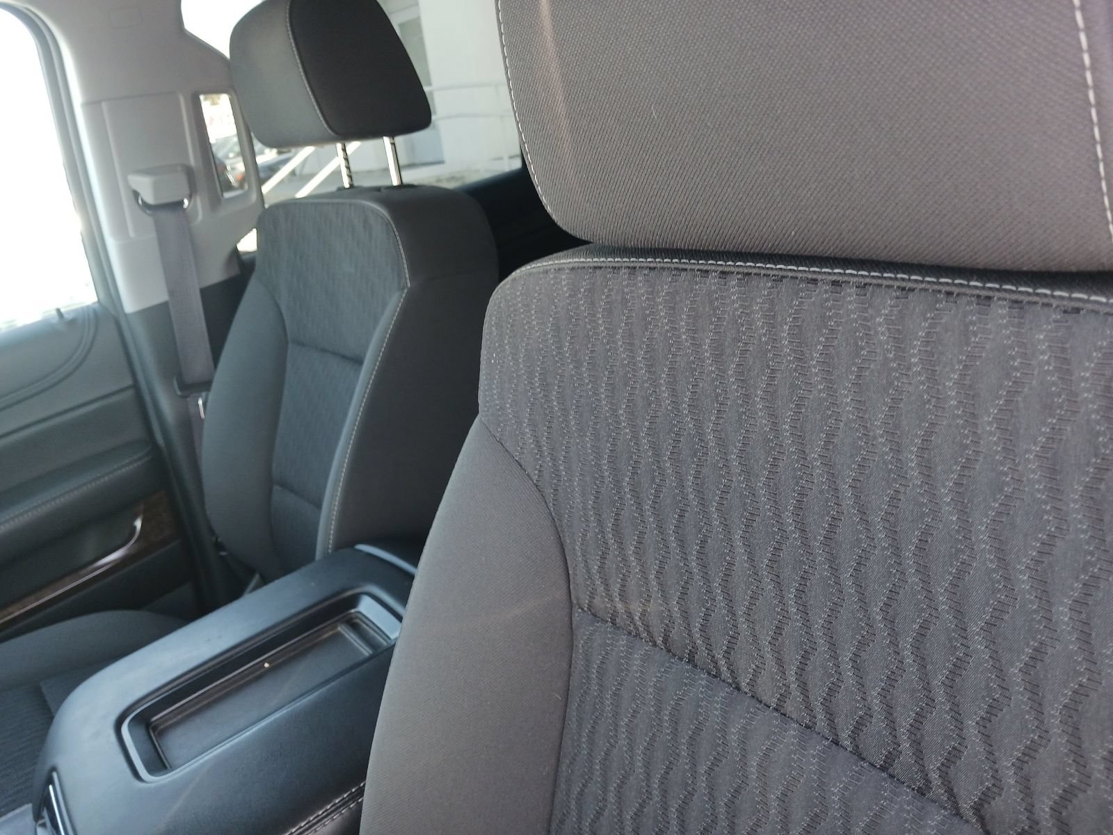 Used 2016 Chevrolet Suburban LS RWD image 5