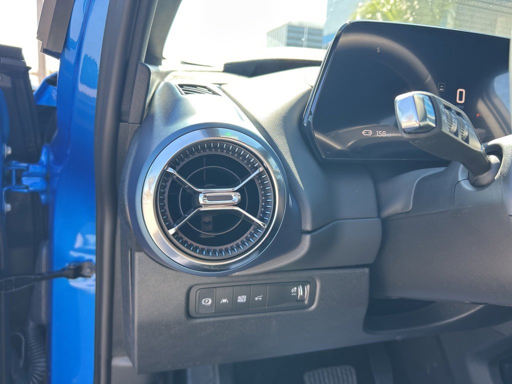 Used 2025 Chevrolet Equinox EV LT w/ Convenience Package II image 17