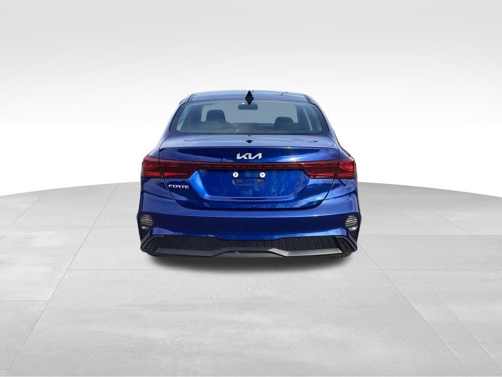 Used 2023 Kia Forte LXS w/ LXS Technology Package FWD image 5
