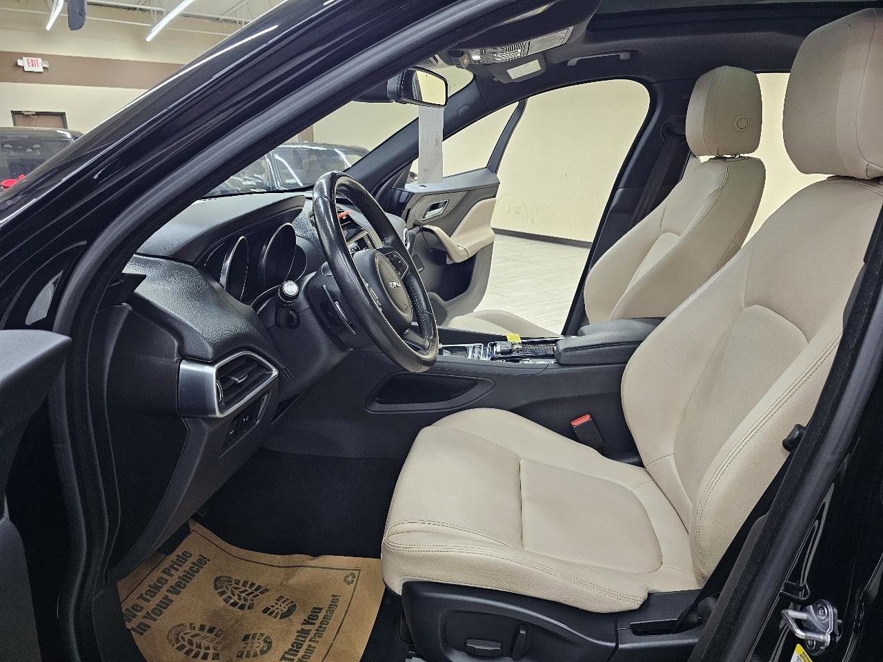 Used 2018 Jaguar F-PACE Premium AWD/4WD image 18