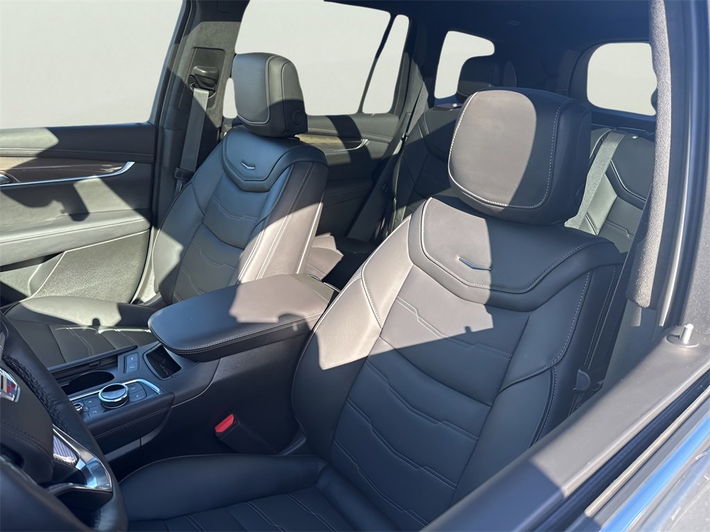 Certified 2025 Cadillac XT6 Premium Luxury w/ Platinum Package image 16