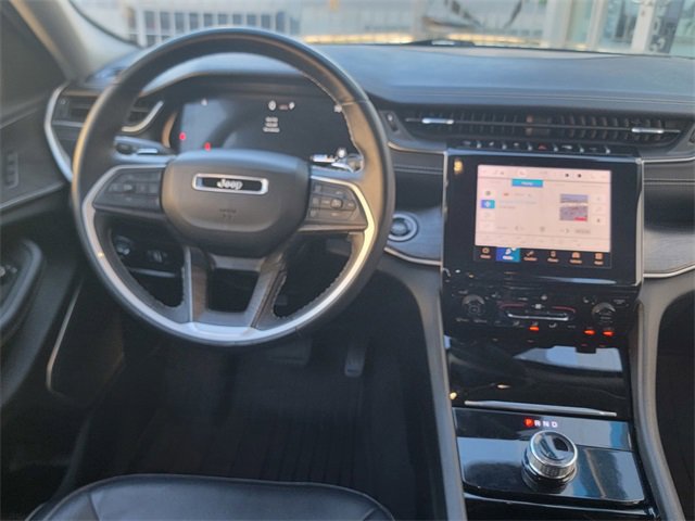 Used 2022 Jeep Grand Cherokee L Limited w/ Black Appearance Package image 18