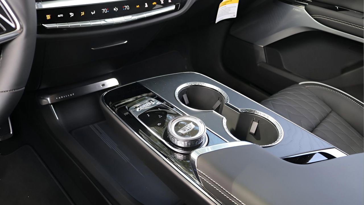 New 2026 Cadillac Lyriq V w/ Exterior Carbon Fiber Package image 27