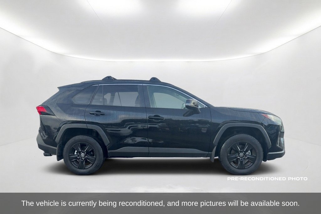 Used 2025 Toyota RAV4 XLE w/ Convenience Package FWD image 4