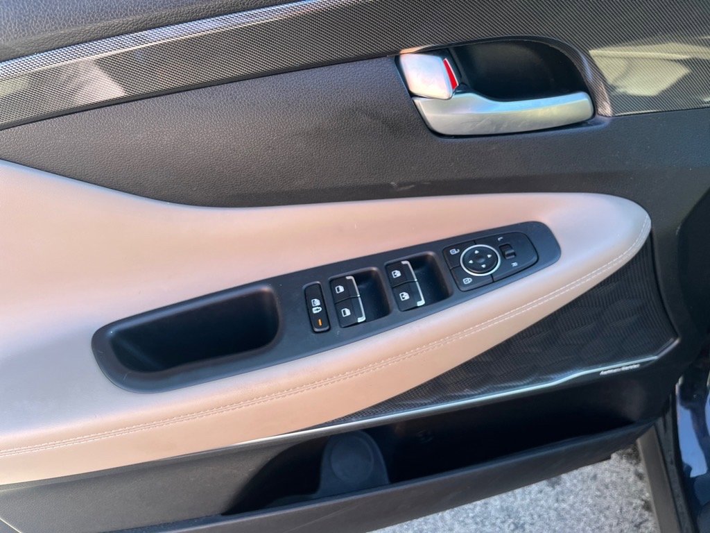 Used 2023 Hyundai Santa Fe SEL w/ Premium Package image 7