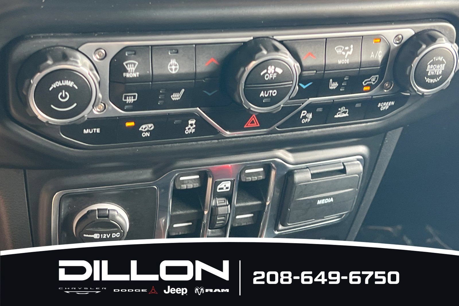 Used 2022 Jeep Wrangler Unlimited Rubicon AWD/4WD image 24