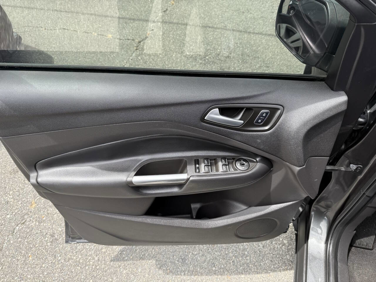 Used 2019 Ford Escape SEL image 22