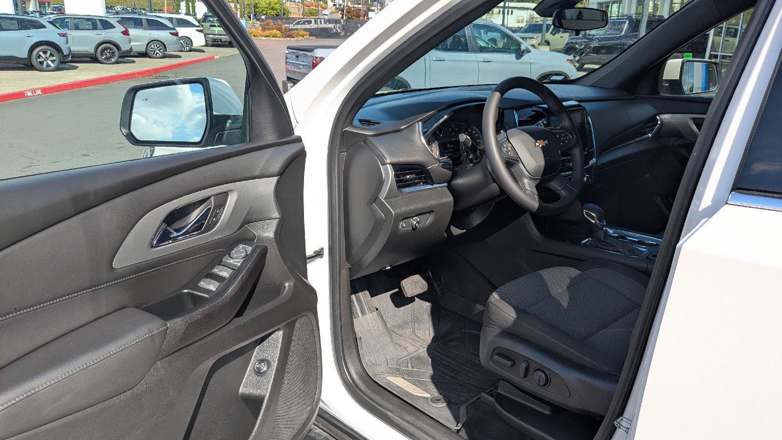 Used 2023 Chevrolet Traverse LT w/ LPO, Floor Liner Package AWD/4WD image 10