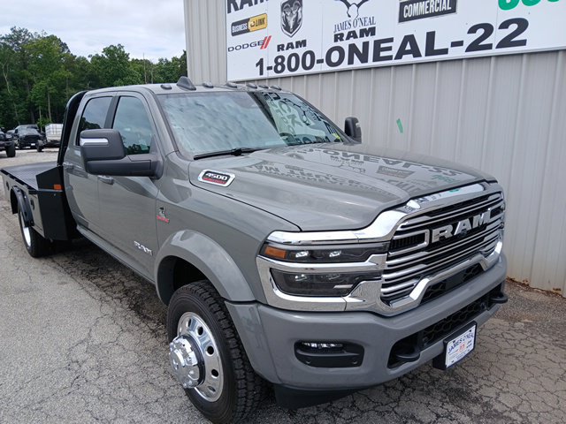 New 2026 RAM 4500 4x4 Crew Cab DRW w/ Laramie Trim Package image 1