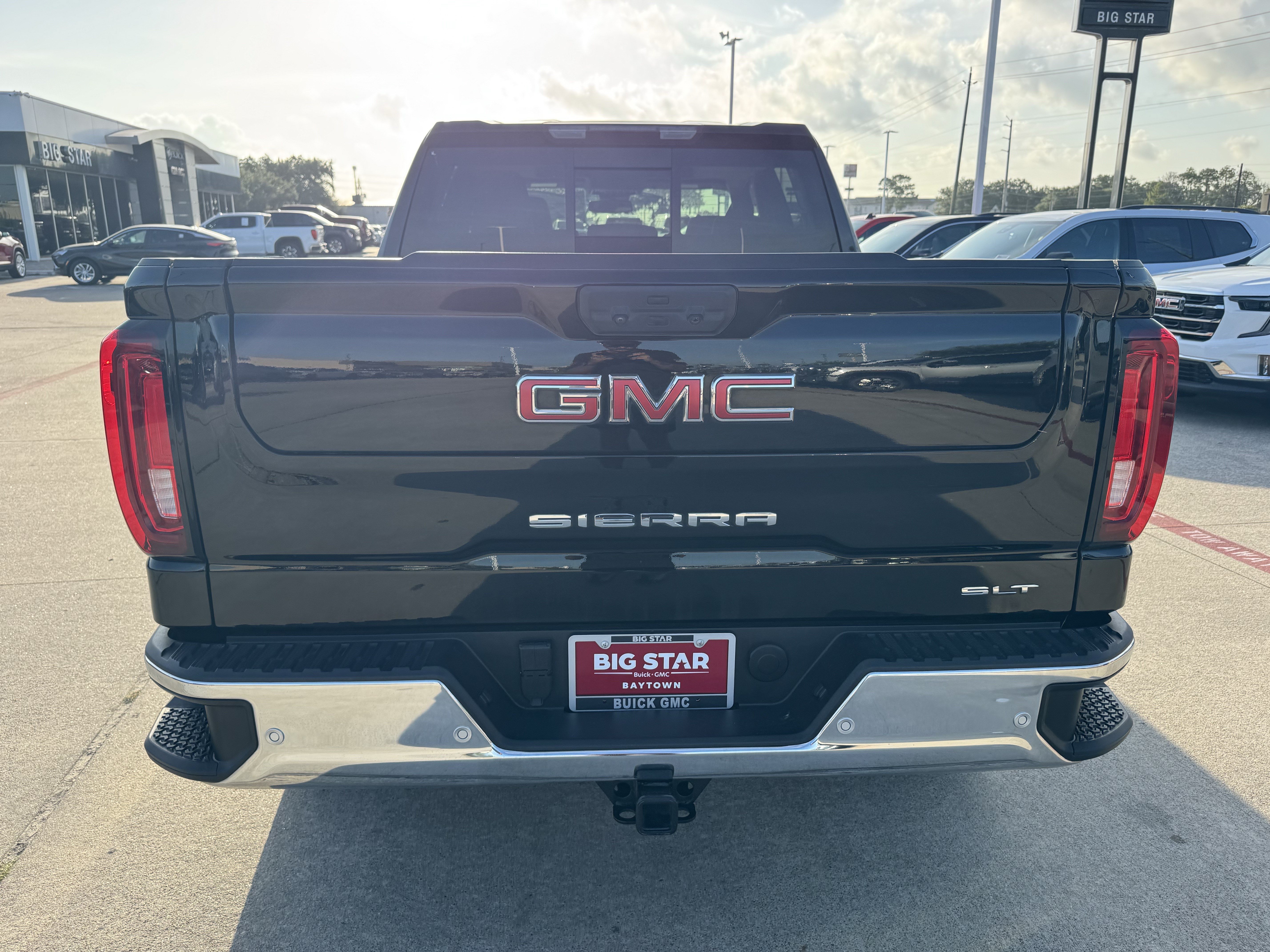 Used 2025 GMC Sierra 1500 SLT RWD image 7