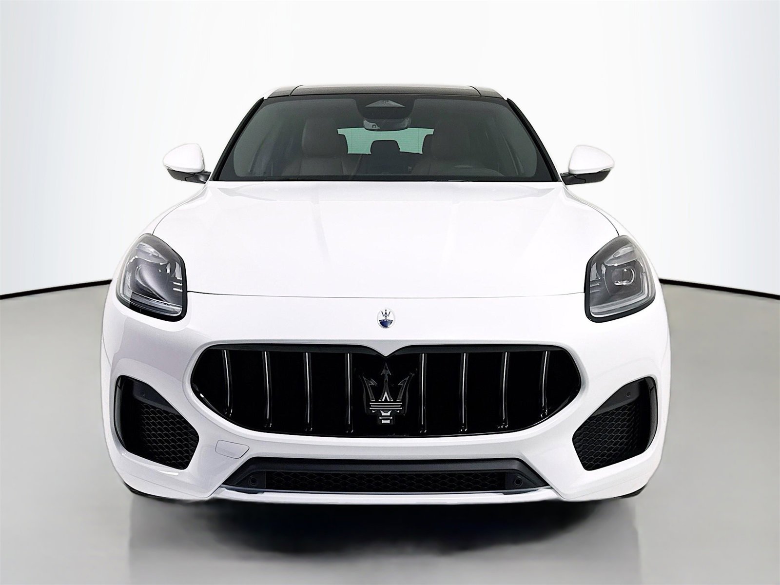 New 2025 Maserati Grecale GT image 3
