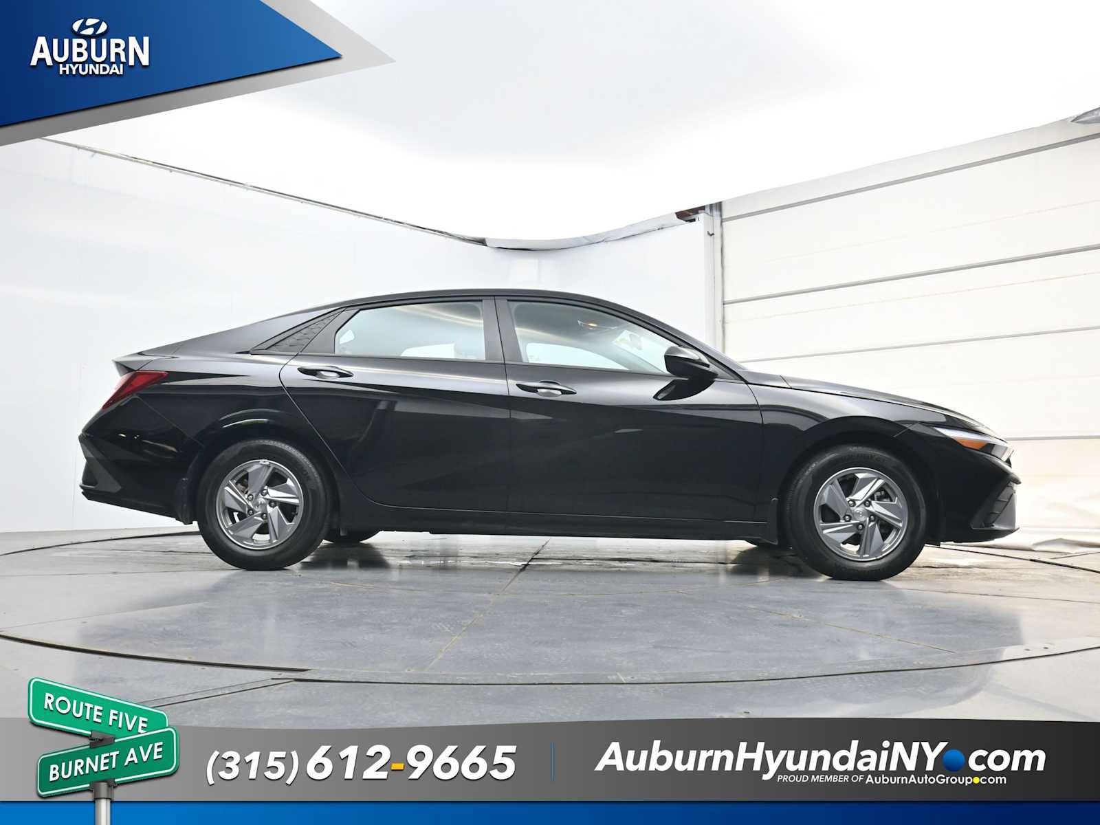Used 2024 Hyundai Elantra SE FWD image 22