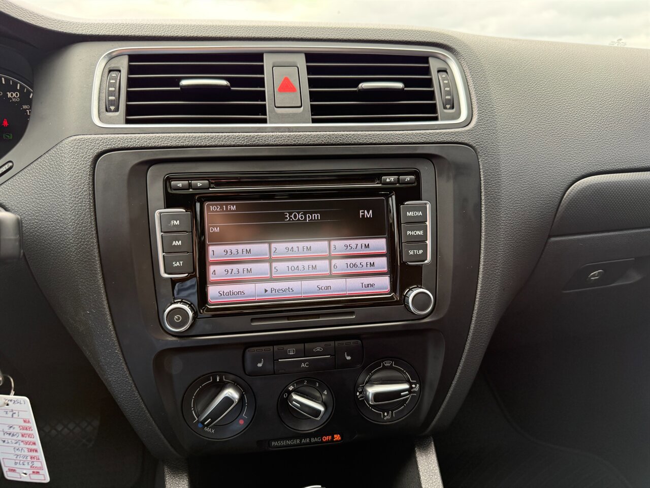 Used 2012 Volkswagen Jetta SE FWD image 17