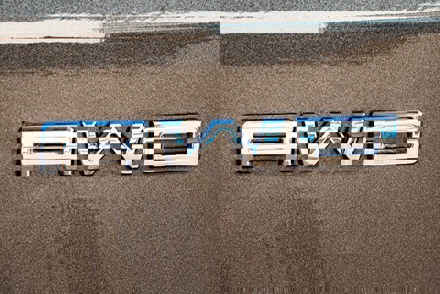 Used 2025 Ford Escape ST-Line w/ Cold Weather Package image 18