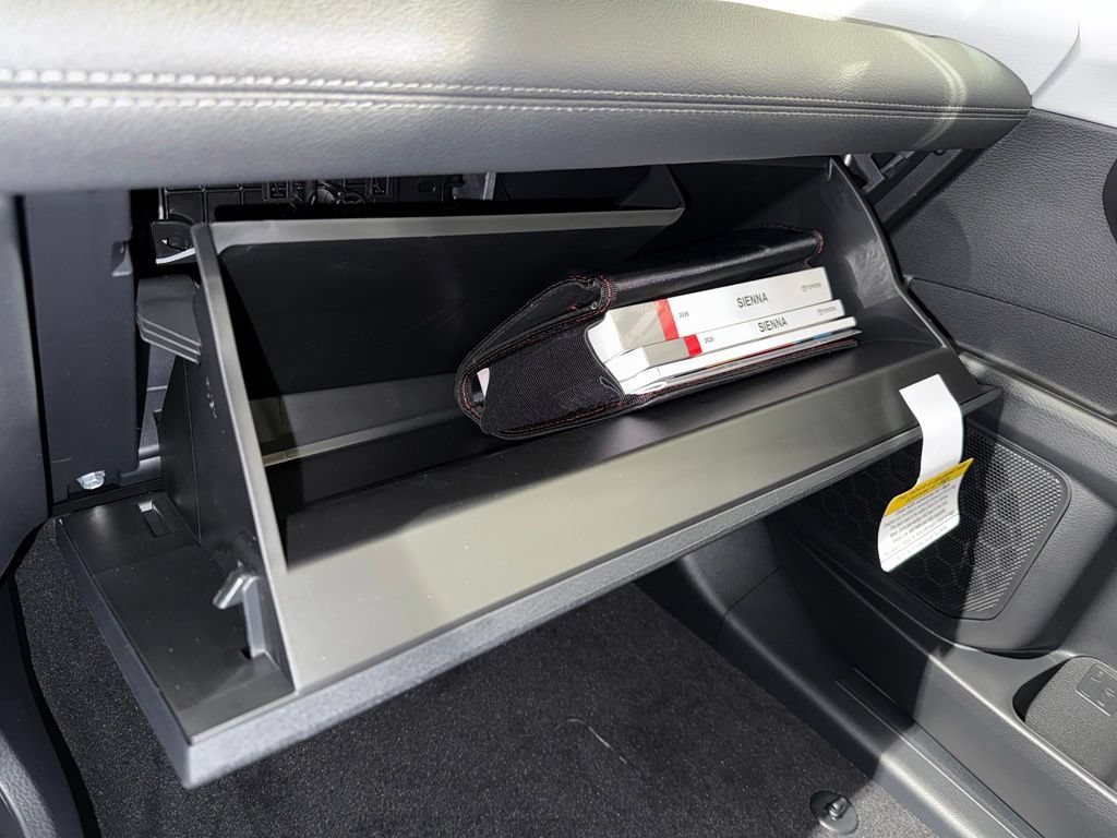 New 2026 Toyota Sienna XLE FWD image 34
