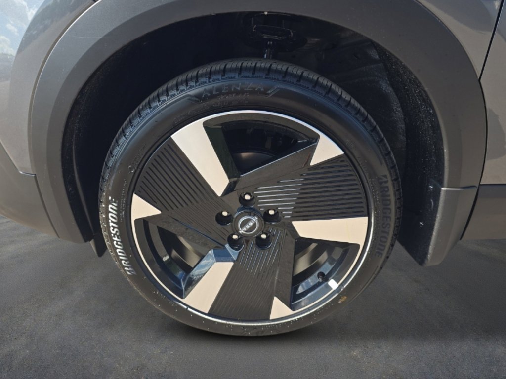 New 2026 Nissan Kicks SR w/ SR Premium Package image 9