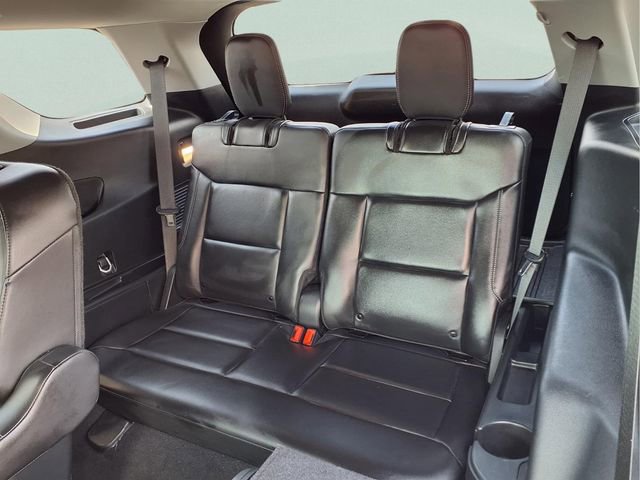 Used 2023 Ford Explorer XLT w/ Equipment Group 202A AWD/4WD image 14