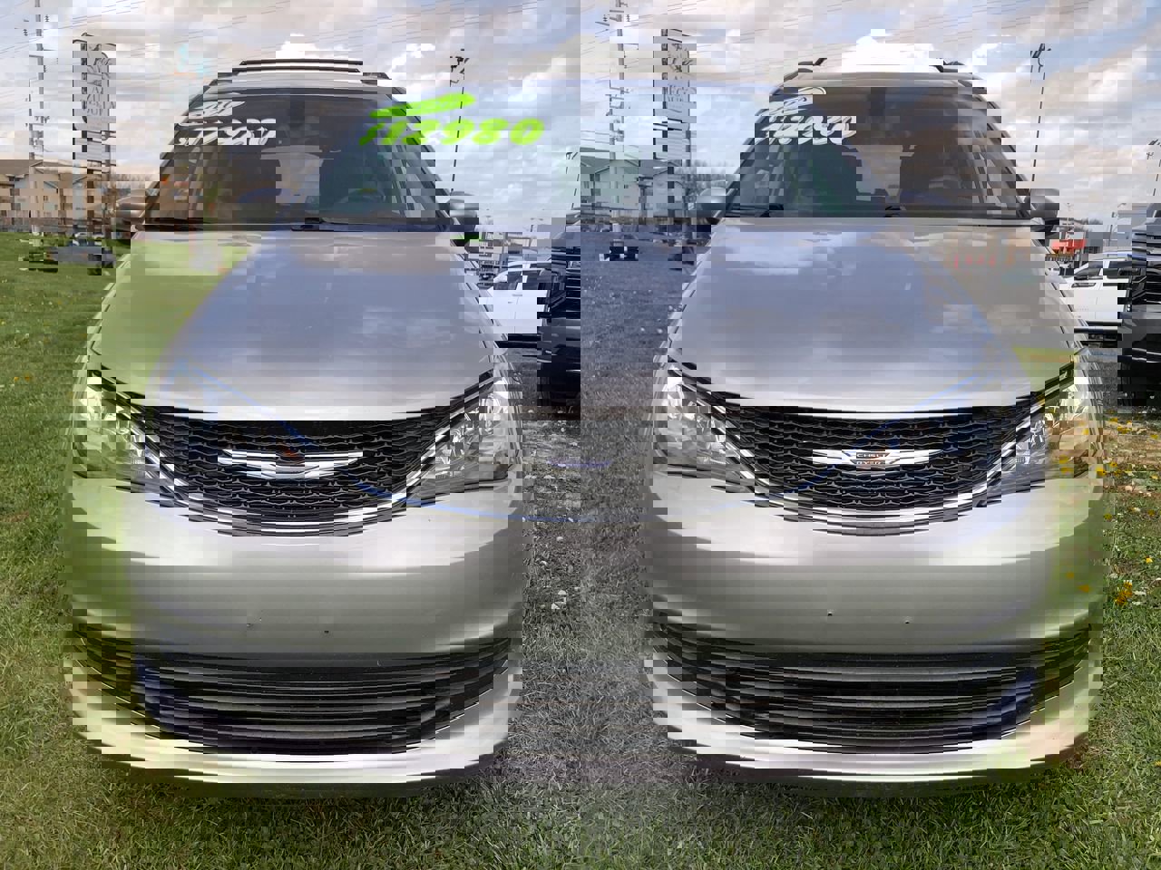 Used 2020 Chrysler Voyager Lxi image 16