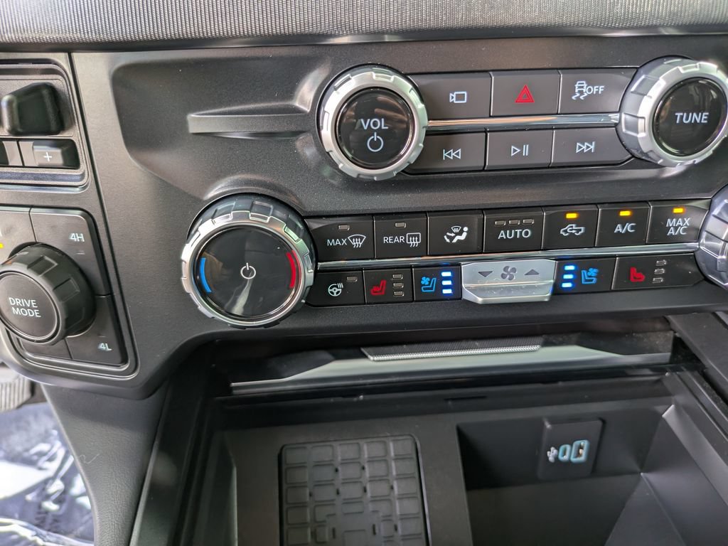 Used 2026 Ford F350 Platinum AWD/4WD image 31